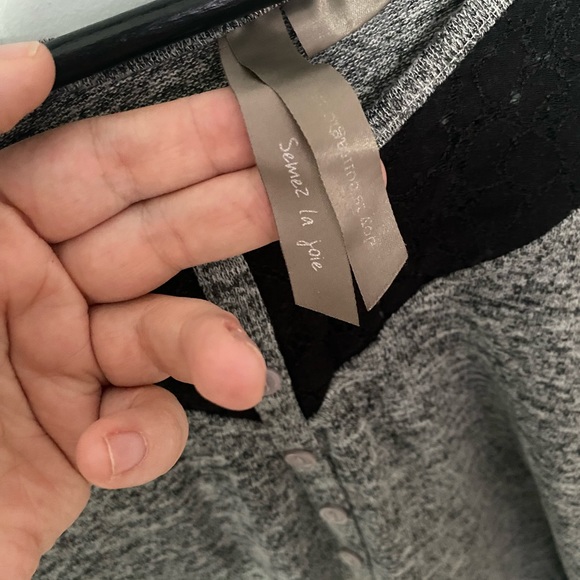 Long Sleeve Tee with Buttons & Lace - Picture 3 of 3